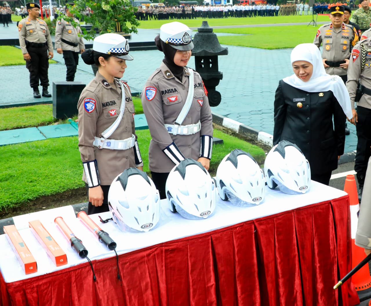 Gubernur Jawa Timur Khofifah Indar Parawansa memastikan Jawa Timur menyiapkan mekanisme pengamanan perayaan Natal 2025 dan Tahun Baru 2026 (Nataru) agar berjalan aman, lancar, dan kondusif.
