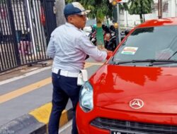 Dinas Perhubungan Kota Madiuan Tertibkan Parkir Liar di Jalan Dr Sutomo