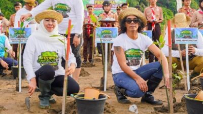 Gubernur Khofifah dan Kaka Slank Serukan Rawat, Jaga, dan Sapa Ibu Pertiwi