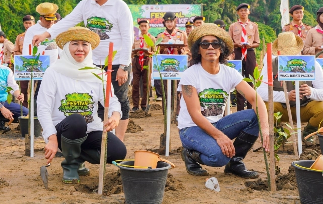 Gubernur Khofifah dan Kaka Slank Serukan Rawat, Jaga, dan Sapa Ibu Pertiwi