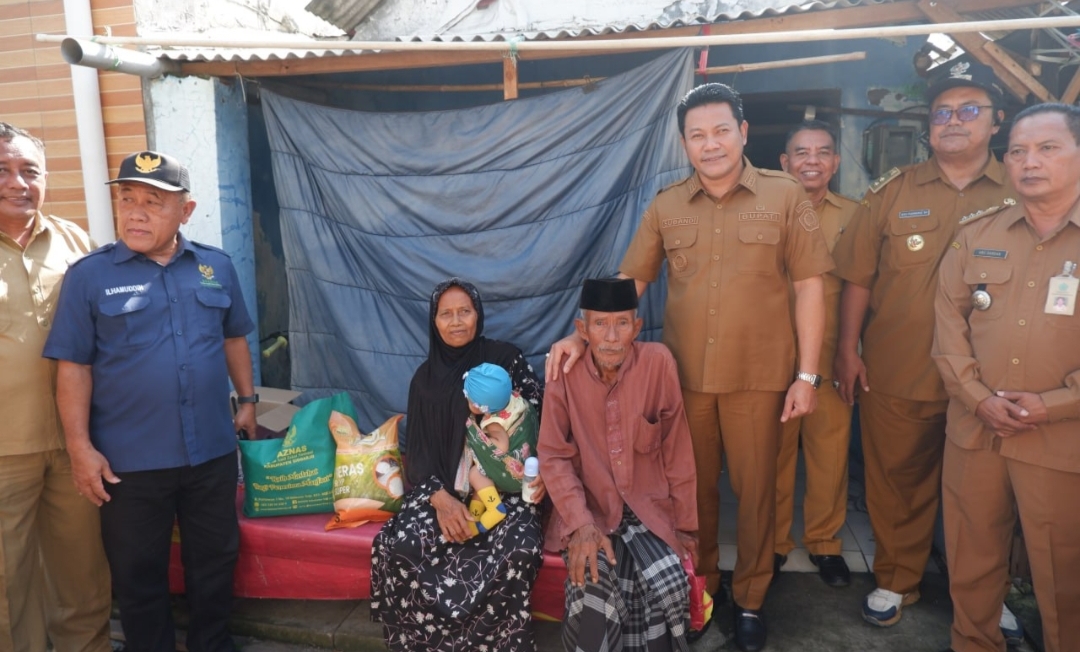 Pemkab Sidoarjo Segera Perbaiki Kediaman Kakek Pencari Rongsokan