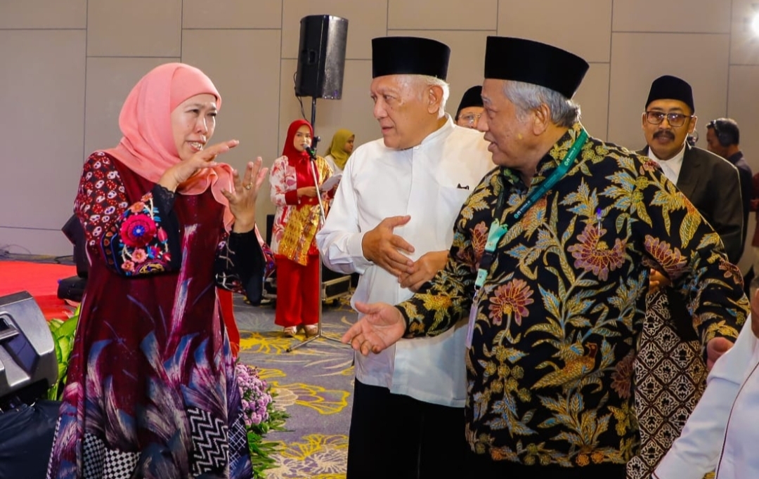 KH. Mutawakkil Pimpin Lagi Ketua MUI Jatim, Khofifah: Peran Ulama Penjaga Moral 