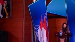 Kementerian Komunikasi dan Digital (Kemkomdgi) mengintegrasikan kecerdasan buatan atau Artificial Intelligence (AI) dalam layanan spektrum frekuensi radio melalui inovasi JARE (Just Ask for Radio Expert) demi meningkatkan kecepatan, konsistensi, dan keandalan layanan publik, khususnya di sektor-sektor yang berkaitan langsung dengan keselamatan.