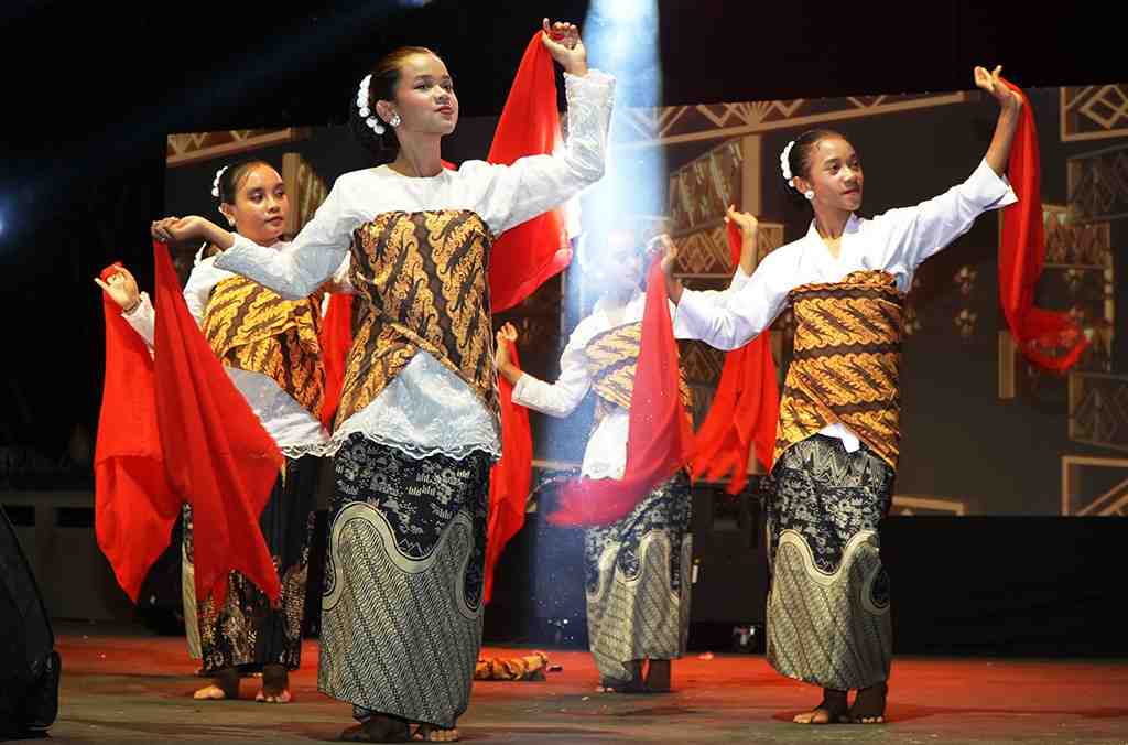 Potensi bonus demografi yang dimiliki Indonesia menjadi aset strategis untuk meraih Indonesia Emas 2045. Namun, untuk memaksimalkan potensi ini, diperlukan penguatan kesejahteraan remaja, khususnya di bidang kesehatan mental, kondisi sosial ekonomi, dan akses layanan dasar, agar kualitas sumber daya manusia masa depan dapat berkembang secara optimal.