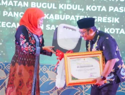 Gubernur Khofifah Serahkan Penghargaan Lingkungan Hidup 2025