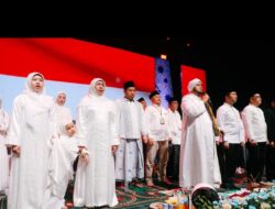 Dzikir Akhir Tahun 2025 di Surabaya, Khofifah dan Habib Syech Doakan Keselamatan Jawa Timur