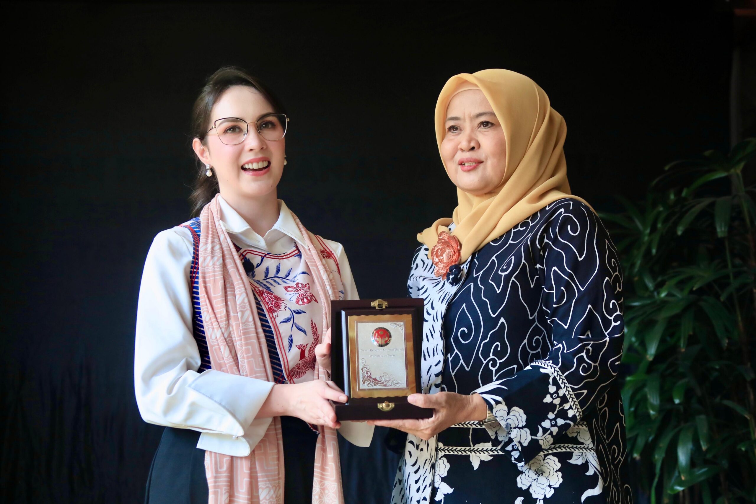 Arumi Bachsin Jalin Kolaborasi Dengan Dekranasda DKI Jakarta dan Jawa Barat