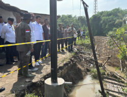 Normalisasi Banjir Terganggu Akibat Deretan Bangunan Liar Dibibir Sungai