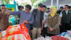 Pengendalian Inflasi dan Stabilisasi Harga Bahan Pokok, Pemprov Jatim Gelar Pasar Murah di Desa Deket Lamongan