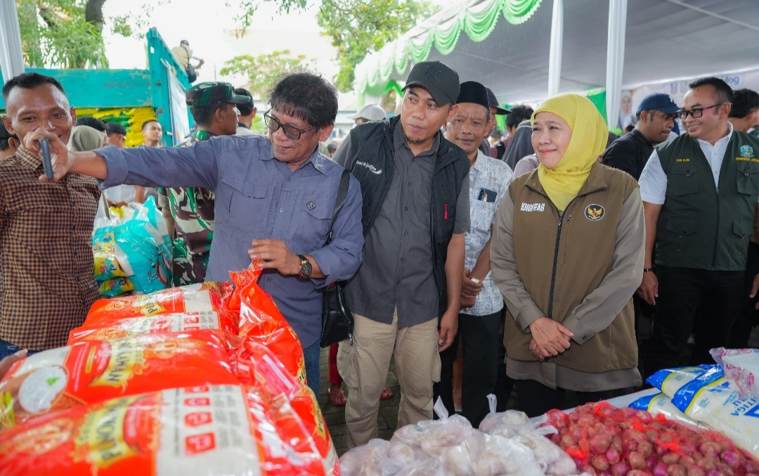 Pengendalian Inflasi dan Stabilisasi Harga Bahan Pokok, Pemprov Jatim Gelar Pasar Murah di Desa Deket Lamongan