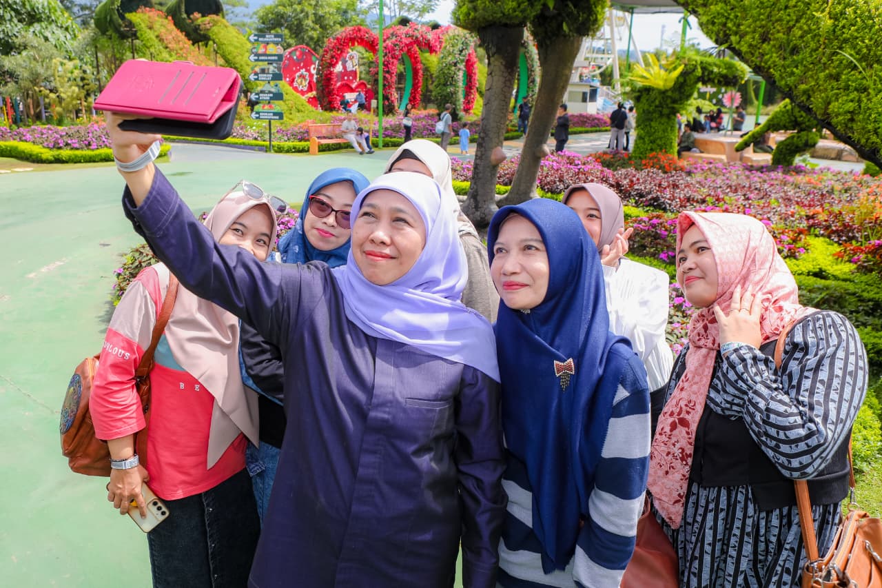 Gubernur Jawa Timur Khofifah Indar Parawansa optimis Jawa Timur semakin mengukuhkan diri sebagai magnet liburan wisatawan selama masa libur Natal 2025 dan Tahun Baru 2026 (Nataru).