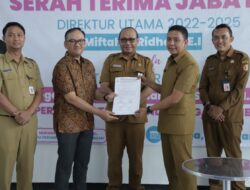 Sertijab Direksi Perumda Kahyangan dan Perumdam Tirta Pandalungan, Pj Sekda Berharap Kecepatan dan Pemuliaan SDM